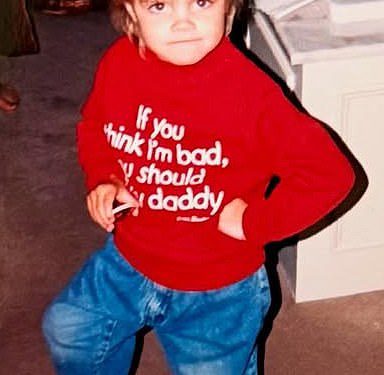 Victoria’s Secret Model dijeli urnebesno bacanje djetinjstva – ali možete li pogoditi tko je to?