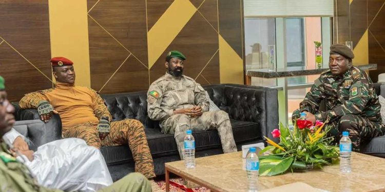 Više afričkih država napustio je francusku uciju – RT Afrika