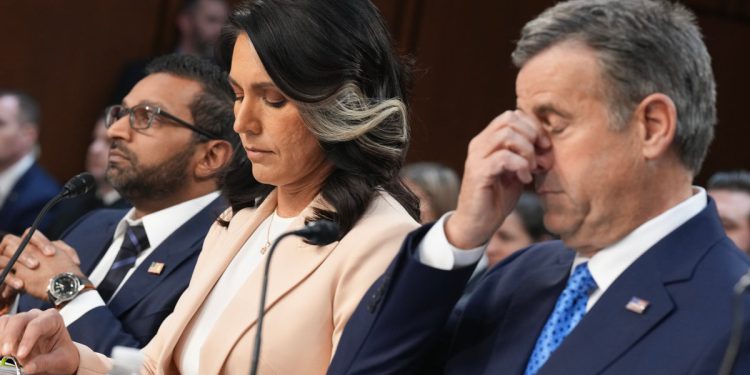 Vrhunski demokrat poziva Hegseth i Walz da podnese ostavku i uništi Gabbarda zbog propuštanja signalnog rata