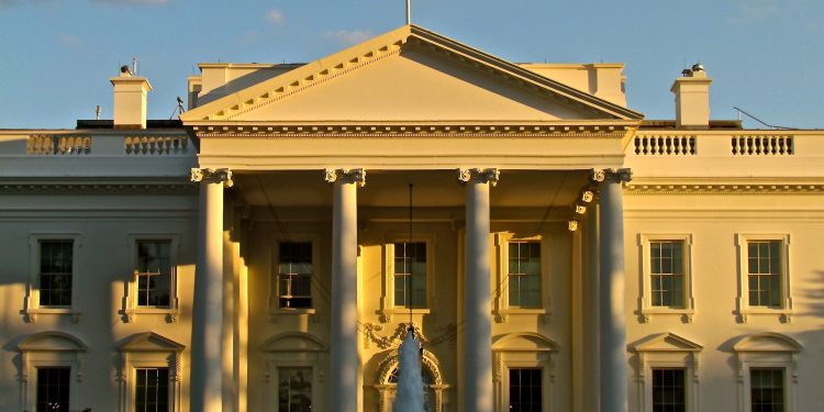 XRP, Solana, Cardanovo cijene ADA -e smanjuju se kao povratnici Bijele kuće na Trumpovom planu kriptovaluta