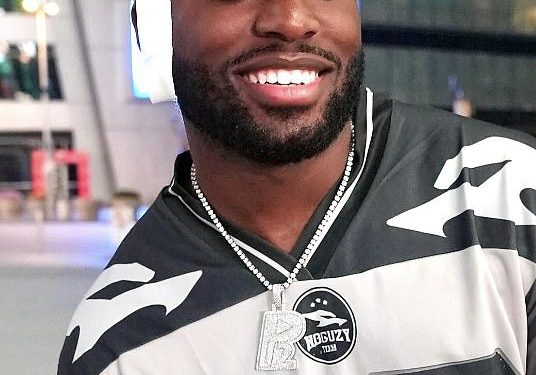 YouTube zvijezda mrtva u 26: p2isthename pronađeno u sobi za pošte