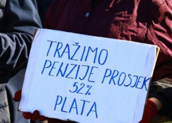 ZAKAZAN PROSVJED UMIROVLJENIKA Osnovni zahtjev je prosječna mirovina od 800 KM, najavljene i kaznene prijave
