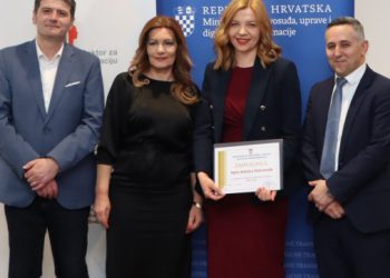 Za dugogodišnju suradnju: Voditeljica Odjela bolničke prehrane i dijetetike OB Dubrovnik dobila zahvalnicu Ministarstva