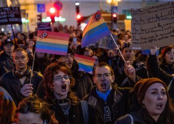 Zastupnici u državi EU glasaju za zabranu LGBTQ parada – RT World News