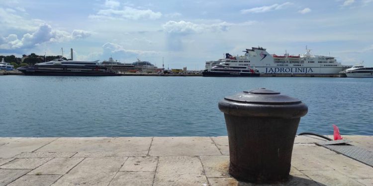 Zbog juga, neki otoci i danas odsječeni