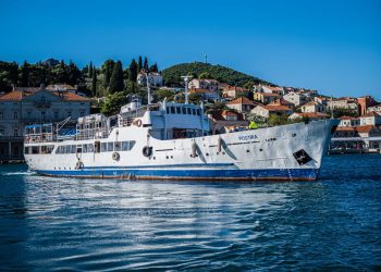 Zbog učestalog iščađavanja, brod Postira se povlači iz pomorskog prometa