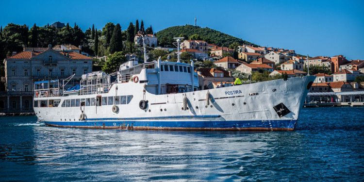 Zbog učestalog iščađavanja, brod Postira se povlači iz pomorskog prometa