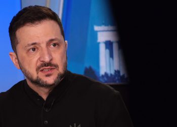 Zelensky odgovara na pozive ostavke iz Pro-Kiev Hawk-RT Rusija i bivši Sovjetski Savez