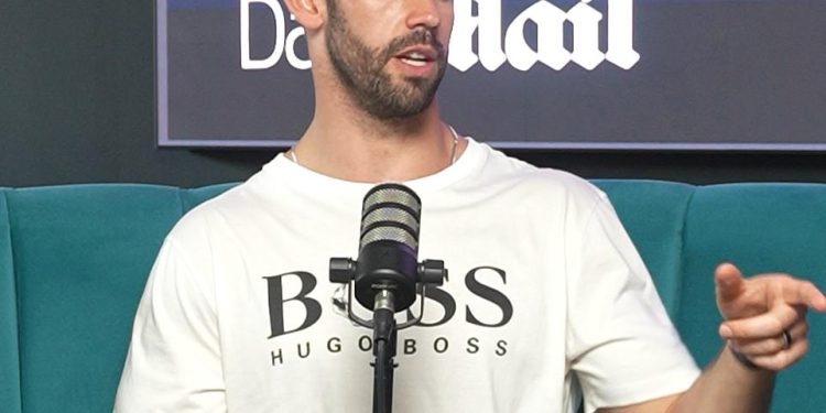 Zvijezda MAFS -a Ryan Donnelly prekida svoju tišinu na šokantnom navodu o silovanju ‘, tajnim pozivima Jacquija Burfoota na Clinta i zašto je’ ostala prestravljena ‘da spava pored vlastite supruge