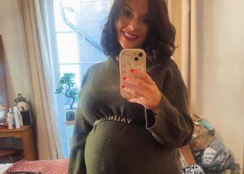 Zvijezda izdajnika Charlotte Chilton ‘vjeruje da je Conor Maynard i dalje otac njezine bebe prema Palsovima – unatoč njegovom inzistiranju DNK test potvrdio je da nije oca dijete