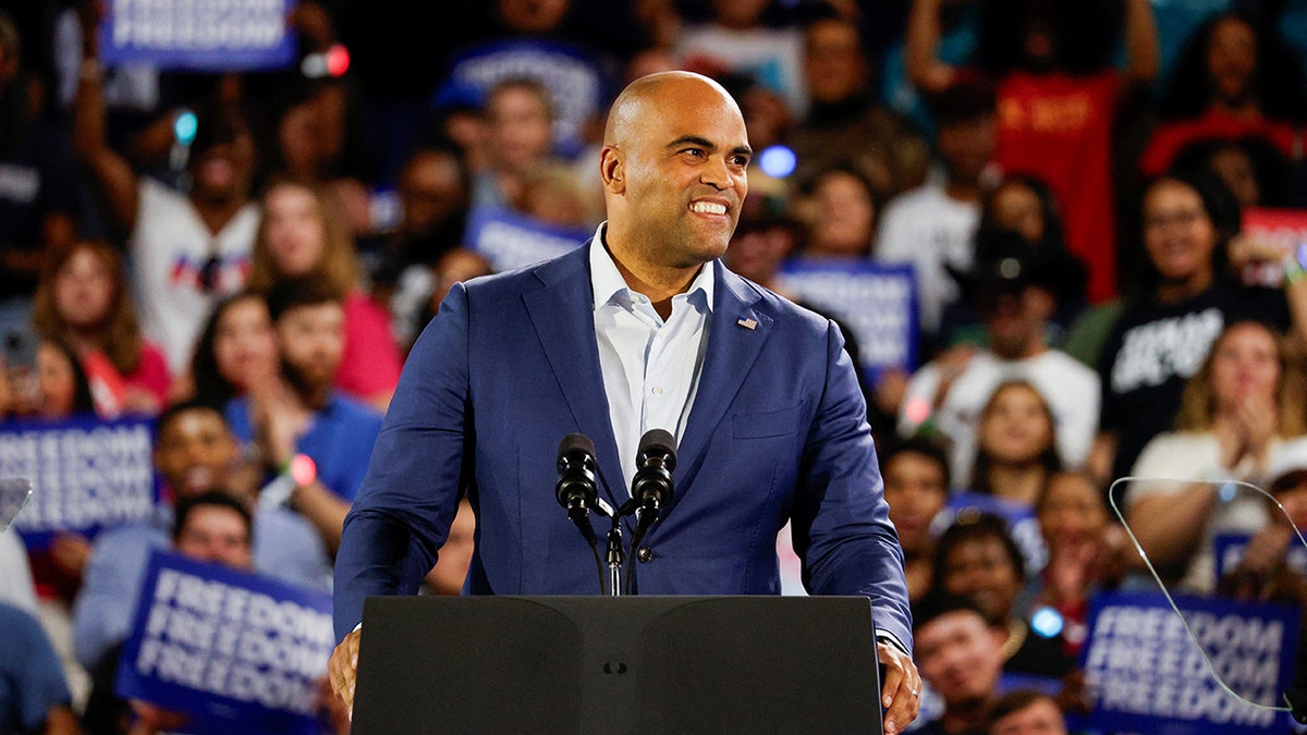 Colin Allred kampanje za Kamala Harris