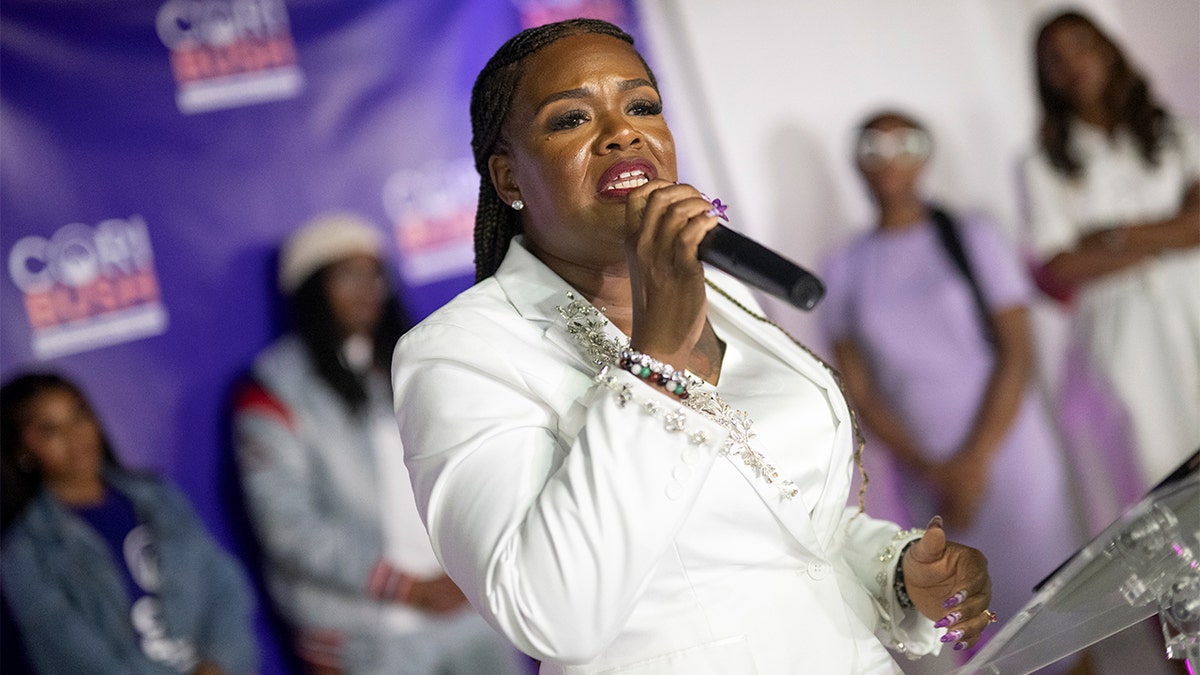 Cori Bush priznaje demokratsku primarnu