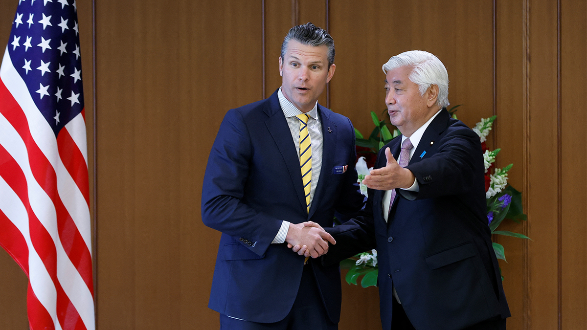Pete Hegseth, američki ministar obrane, i gen Nakatani, japanski ministar obrane