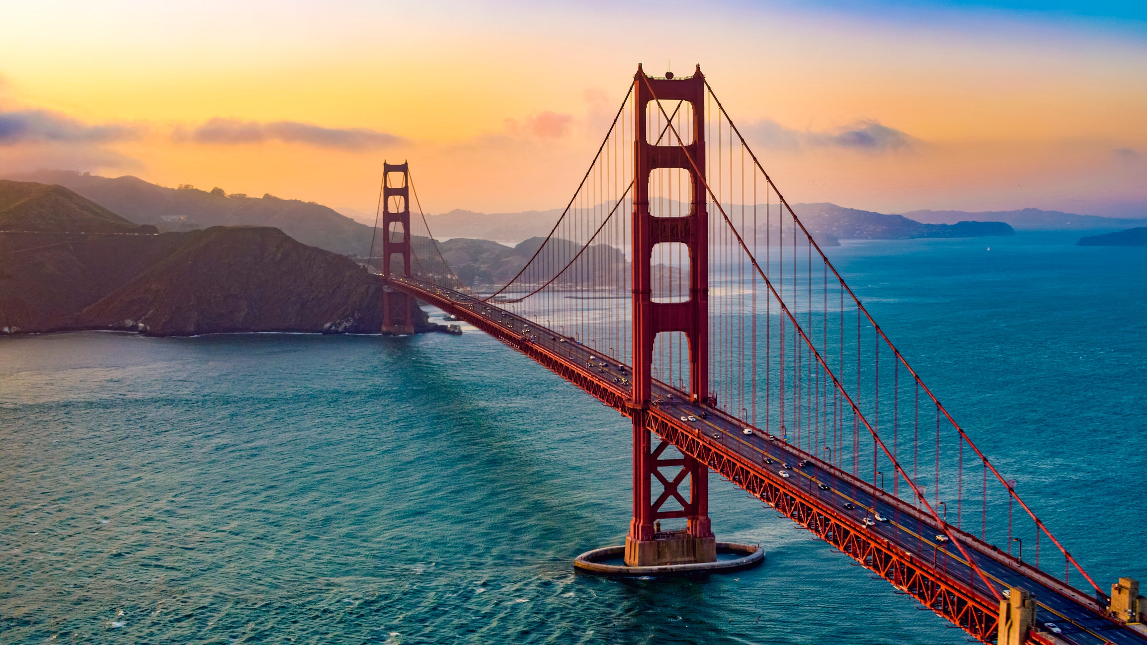 Sedam mostova nalazilo se u Kaliforniji, uglavnom na području zaljeva - uključujući ikonični most Golden Gate u San Franciscu