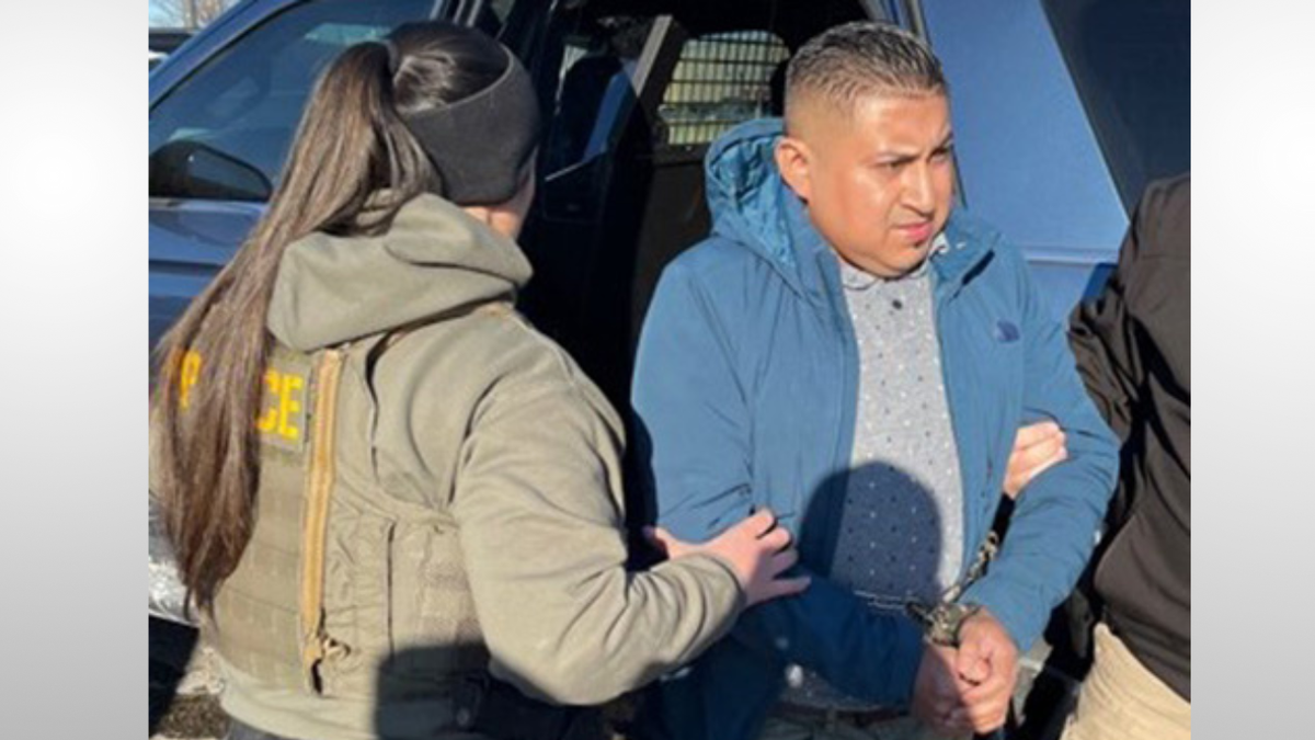 Ice Boston uhićuje Salvadoran National, 30. siječnja 2025. optužen za seksualno napad na stanovnika Massachusettsa.
