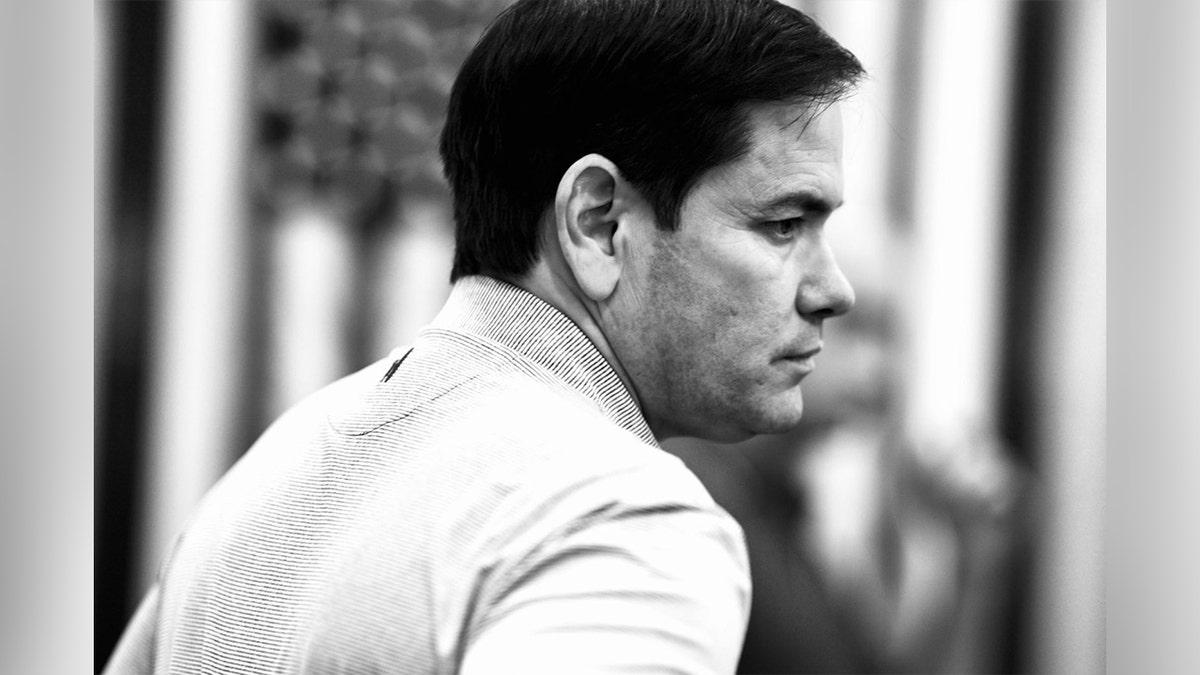 Državni tajnik Marco Rubio pojavljuje se na fotografiji koju je Bijela kuća dijelila 15. ožujka 2025. godine.