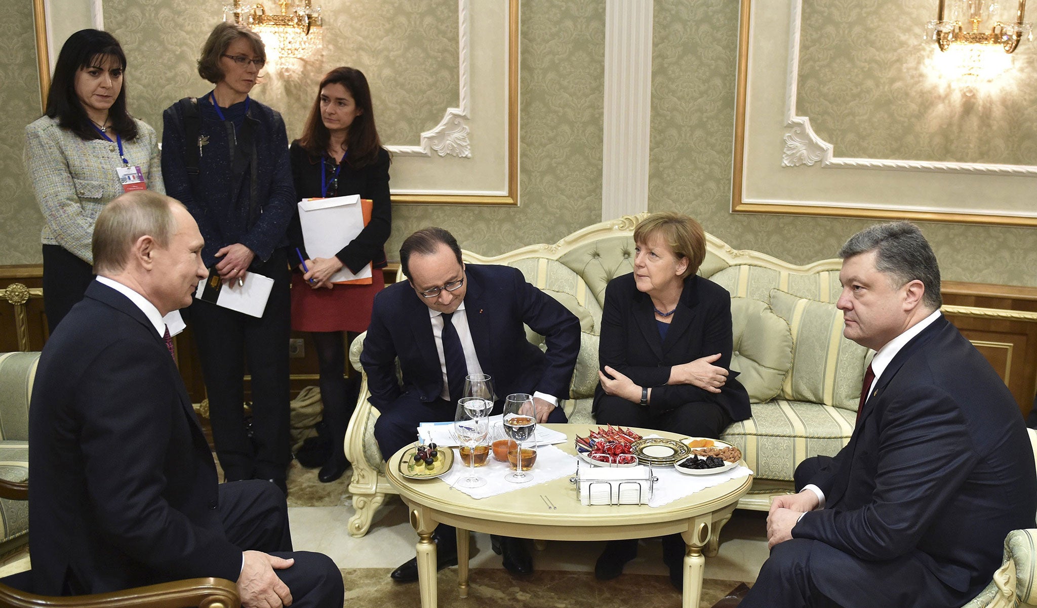 Razgovori između Vladimira Putina, Francois Hollande, Angela Merkel i Petro Pororenko trajali su noć u 2015. godini