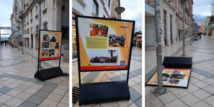 Izložbeni pano pao u centru Splita