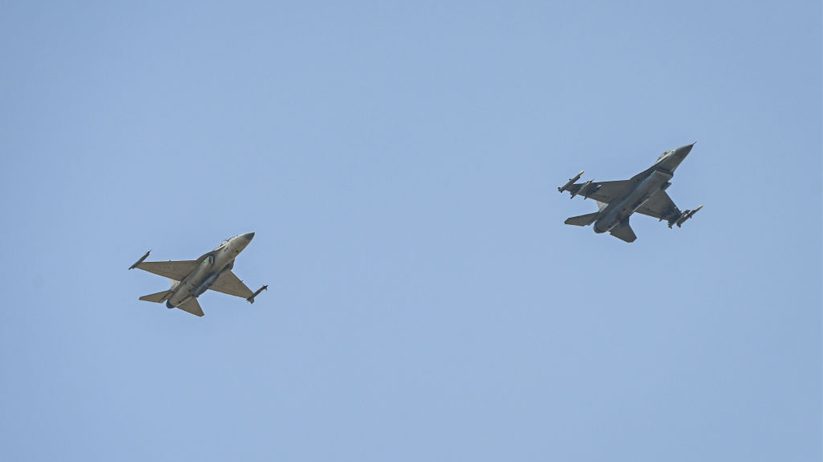 Filipinski zrakoplovne snage FA-50 i zrakoplovne zrakoplovne snage F-16