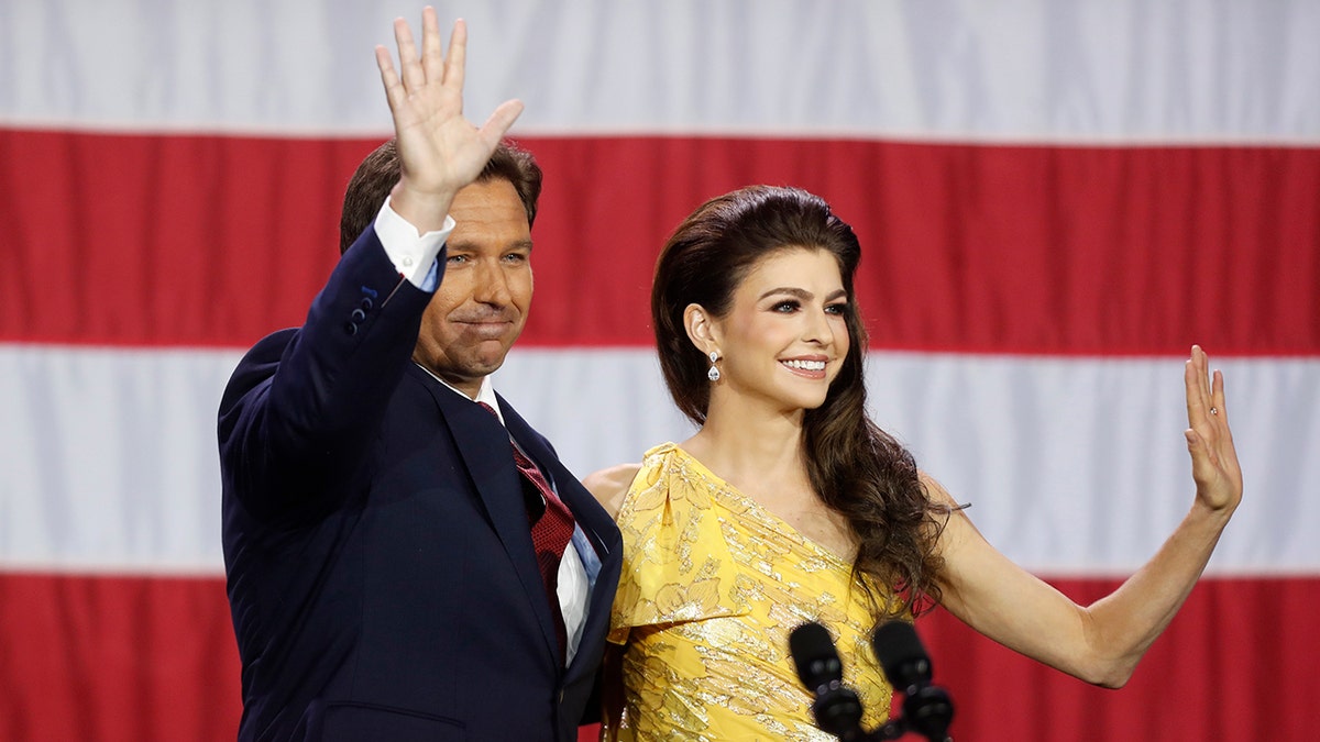 Vlada Floride Ron Desantis i Casey Desantis