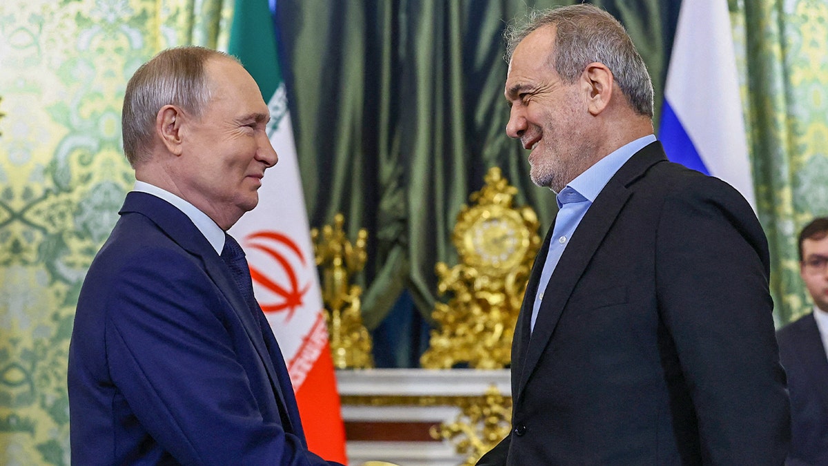 Predsjednik Vladimir Putin i iranski predsjednik Masoud Pezeshkian