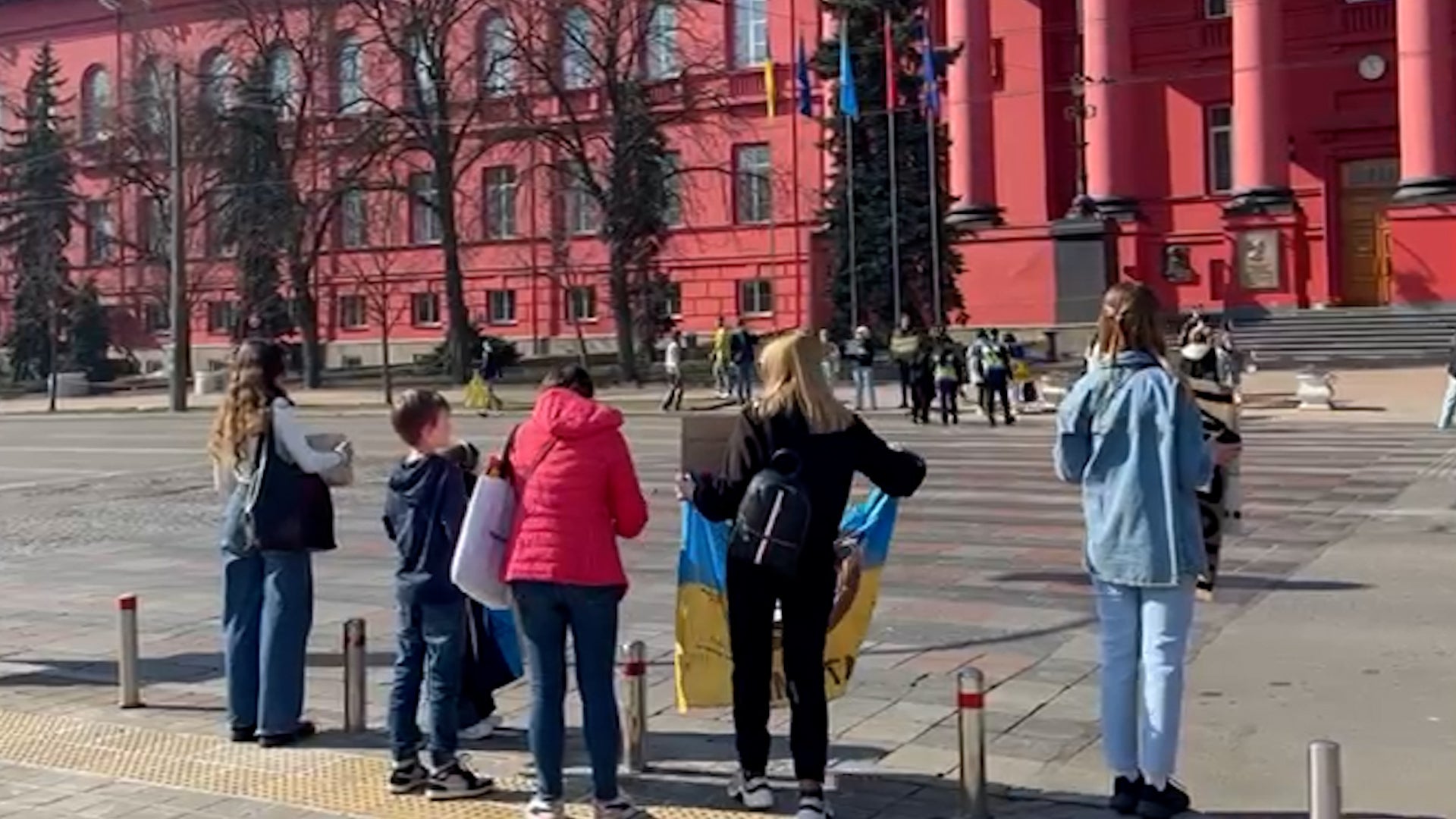 Mnogi su Ukrajinci prkose onome što vide kao najnoviji pokušaj ruskog