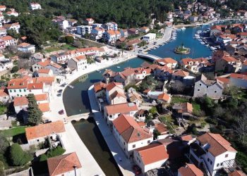 Završeni su radovi na uređenju obalnog dijela Vrboske