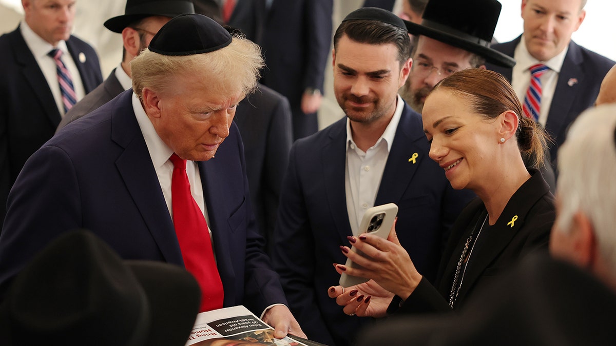 Trump je prikazao fotografije Edana Alexandera