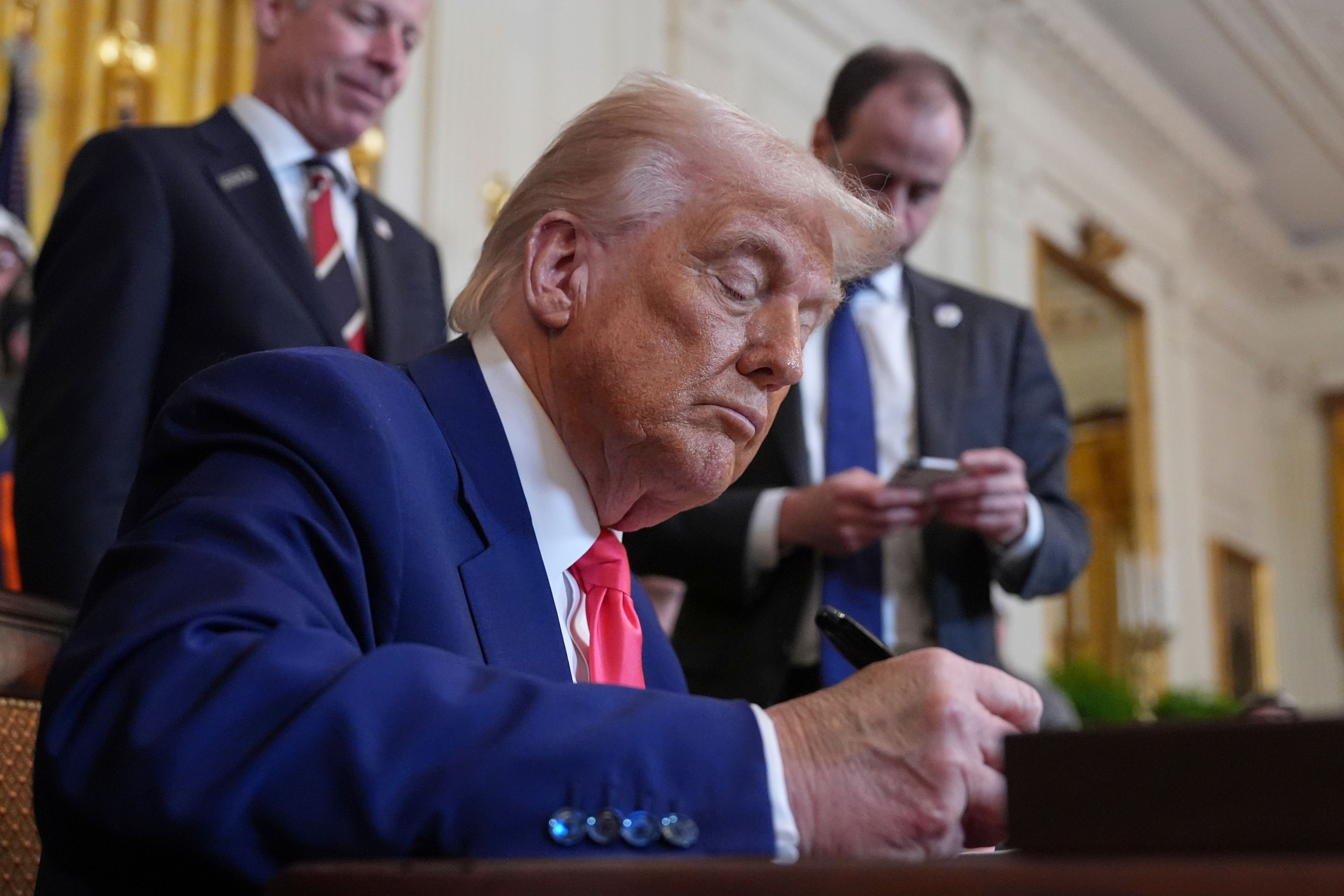 Tarife Donalda Trumpa stupile su na snagu nešto iza ponoći u srijedu