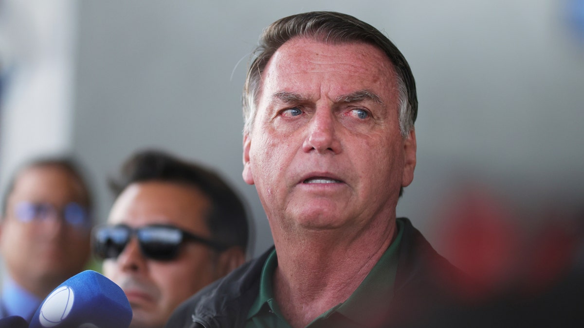 Bivši brazilski predsjednik Jair Bolsonaro optužen je za navodni pokušaj puča nakon njegovog poraz izbora 2022. godine. Naredio mu je Vrhovni sud brazila da se sudi.