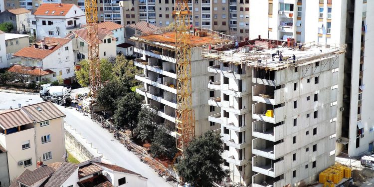 Slobodna Dalmacija – Puljkova obećanja o izmjenama GUP-a kao politički blef: time što ih nije donio sudjelovao je u devastaciji prostora!