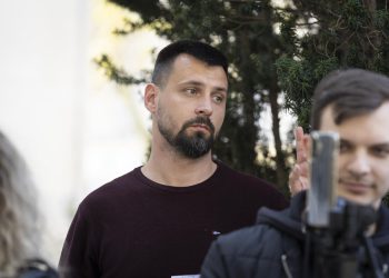 Slobodna Dalmacija – Ivošević uzvratio ‘grofici’, napisao što se dogodilo na Rivi: ‘Dotrčala je do mene i doslovno se zakačila…’