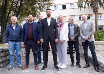 Slobodna Dalmacija – Ivošević pred Banovinom okupio ‘svoje’ ljude, komentirao suradnju s Puljkom: ‘Svi se raspali, samo mi opstali…’