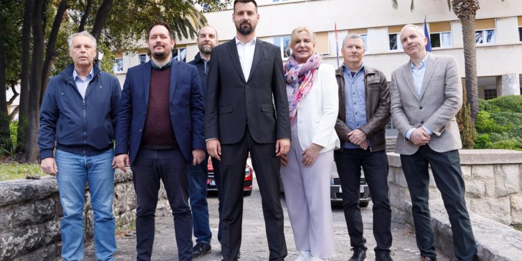 Slobodna Dalmacija – Ivošević pred Banovinom okupio ‘svoje’ ljude, komentirao suradnju s Puljkom: ‘Svi se raspali, samo mi opstali…’