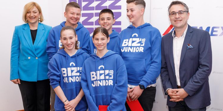 Slobodna Dalmacija – Mladi lideri s diplomom u ruci: Prva generacija BizLabJunior akademije završila školovanje na splitskom fakultetu