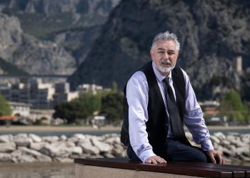 Slobodna Dalmacija – Na čelo Omiša želi poznati liječnik, neće napustiti ordinaciju čak i ako bude izabran: ‘Zamjenik mi je geodet…’