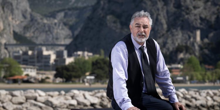 Slobodna Dalmacija – Na čelo Omiša želi poznati liječnik, neće napustiti ordinaciju čak i ako bude izabran: ‘Zamjenik mi je geodet…’