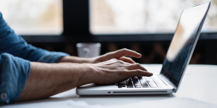 Slobodna Dalmacija – Tonći Kačić Bartulović: ‘Nisam Ivoševićev prijatelj, niti suvlasnik tvrtke koja je držala bespravni kafić na Bačvicama’