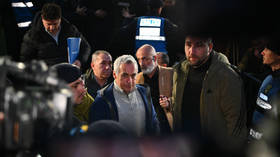 Rumunjska policija pokreće Anti-Georgecu Crackdown (videozapisi)