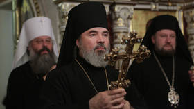 https://www.rt.com/russia/615977-bishop-moldovan-barred-easter/moldovan Bishop blokiran od leta za uskrsni ritual
