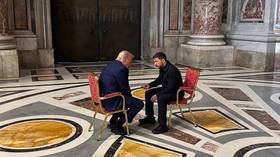 Macron je snučen tijekom sastanka Trumpa - Zelenski u Vatikanu