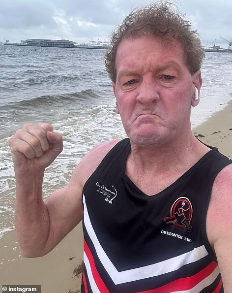 Nixon trenutno služi nalog za ispravke zajednice nakon što je u lipnju 2024. proglašen krivim za nezakonito napad i otpuštanje rakete