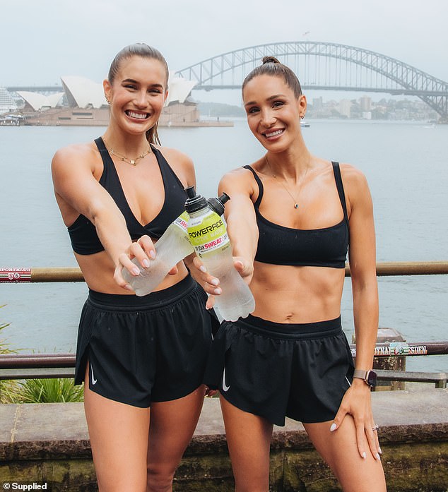 Na slici promoviranje kayline aplikacije Sweat suradnja s aktivnom vodom PowerAde