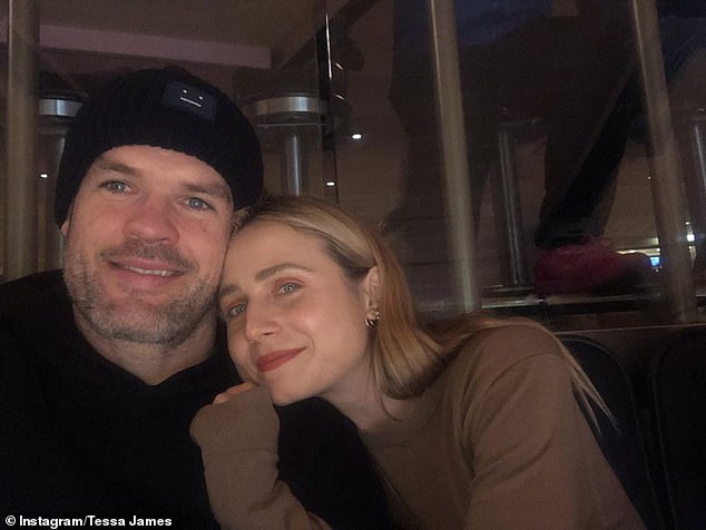 Glumica, koja je glumila Nicole Franklin na popularnoj sapunici od 2008. do 2011. godine, rekla je ovotjedni zvjezdani časopis njezin odnos s Nateom postajala je jača tijekom godina