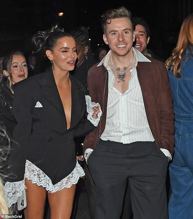Danny, 38, pogodio je naslove prošlog mjeseca nakon što je proveo večer s Maurom, 34, na Universal Music's Brit Awards Afterparty, gdje su primijećeni u kompromitirajućem klinču (Maura i Danny slika)