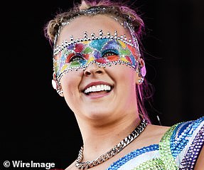 Jojo Siwa, koji je pucao u zvijezdu na show plesnim mamama, očito je izazvao veliko uzbuđenje na ITV -u, jer šefovi se nadaju da će privući američku publiku (na slici 2024.)