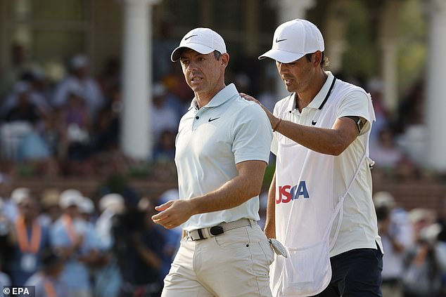 TT je bio prije samo 10 mjeseci kada je McIlroy počeo zuriti u pločice na leđima devet na US Openu i puhao dva mala putala kako bi naslov predao Brysonu DeChambeauu