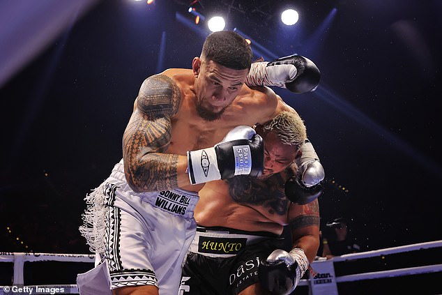 Williams se posljednji put borio 2022. godine, pretrpjevši udarni nokaut gubitak od MMA zvijezde Marka Hunta