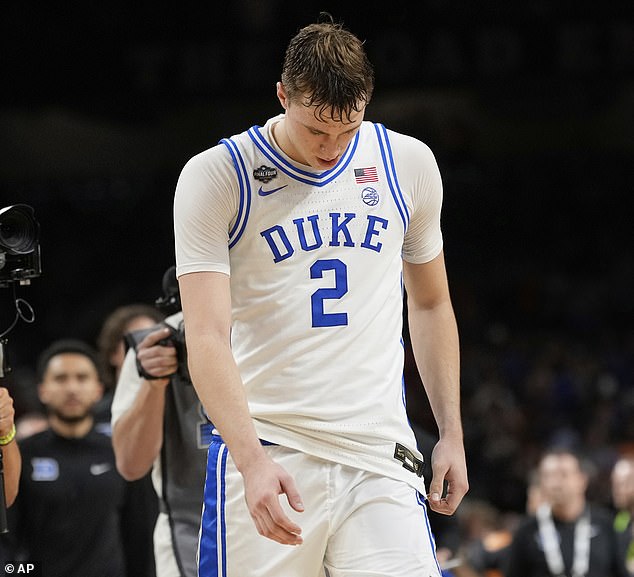 DUKE STAR Freshman Cooper Flagg propustio je svoj posljednji hitac da bi napisao propast za plave vragove