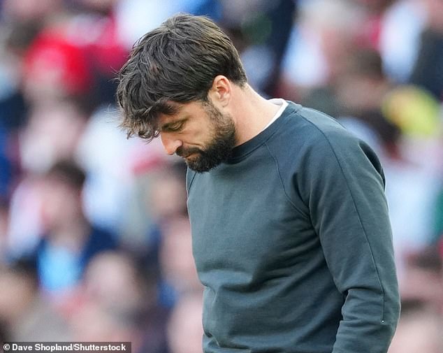 Doveden je da zamijeni Russella Martina, ali nije uspio okrenuti bogatstvo svetaca